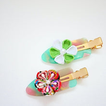 Load image into Gallery viewer, 2pcs Tumami-zaiku flower hair clip, hair accessory, Japan handmade